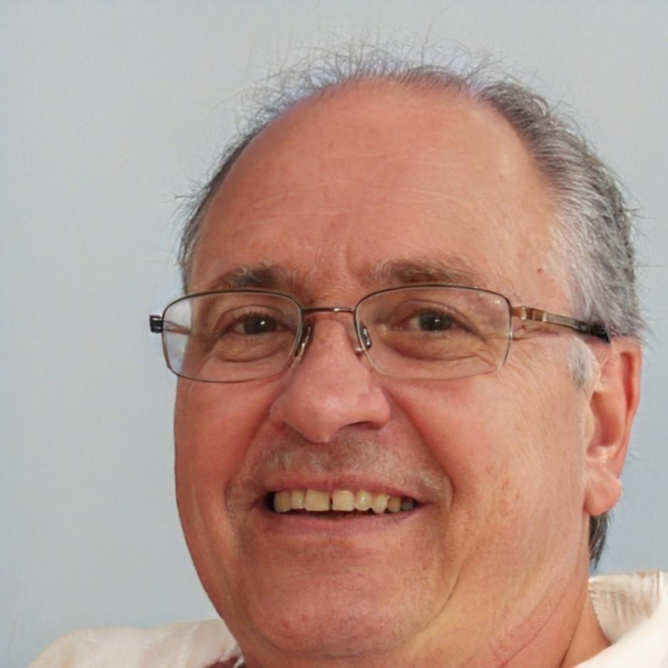 Carlos Mendoza, Director Financiero